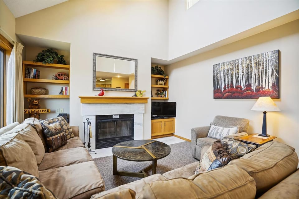 Highridge Condo Unit J5 House in Mendon