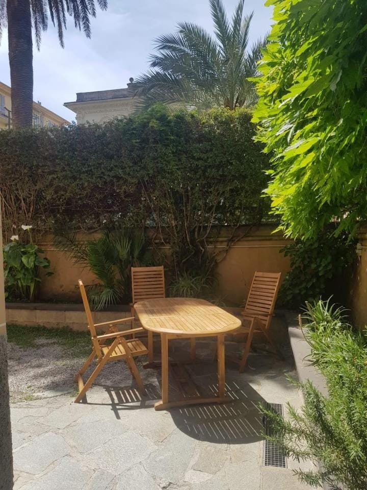 Patio, Spring, Garden, Dining area, Garden view