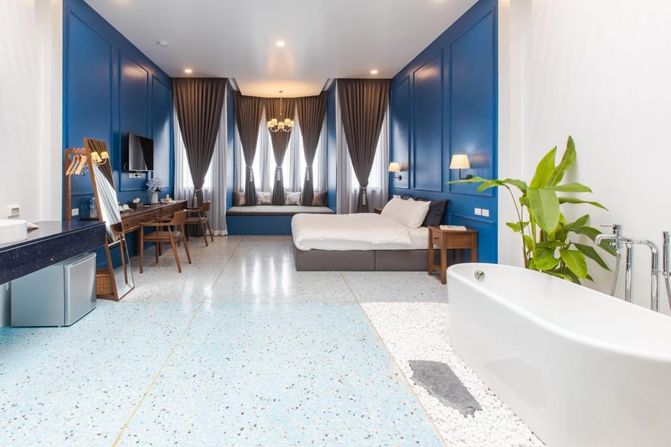 Bathroom, Living room, Bedroom