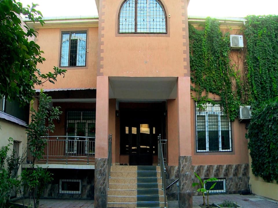 Property building, Facade/entrance