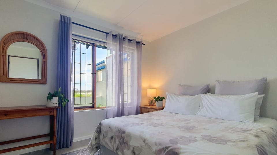 Bed, Bedroom, Garden view, Lake view, Quiet street view, hair dryier, wardrobe