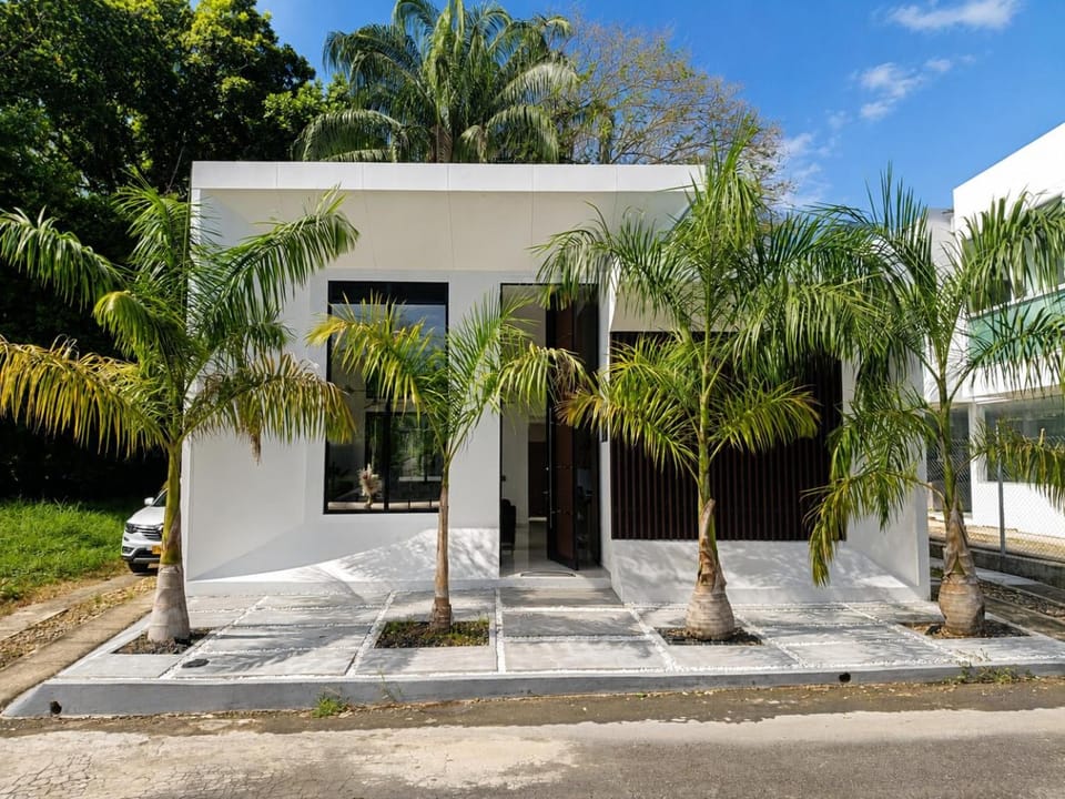 Property building, Facade/entrance, Parking
