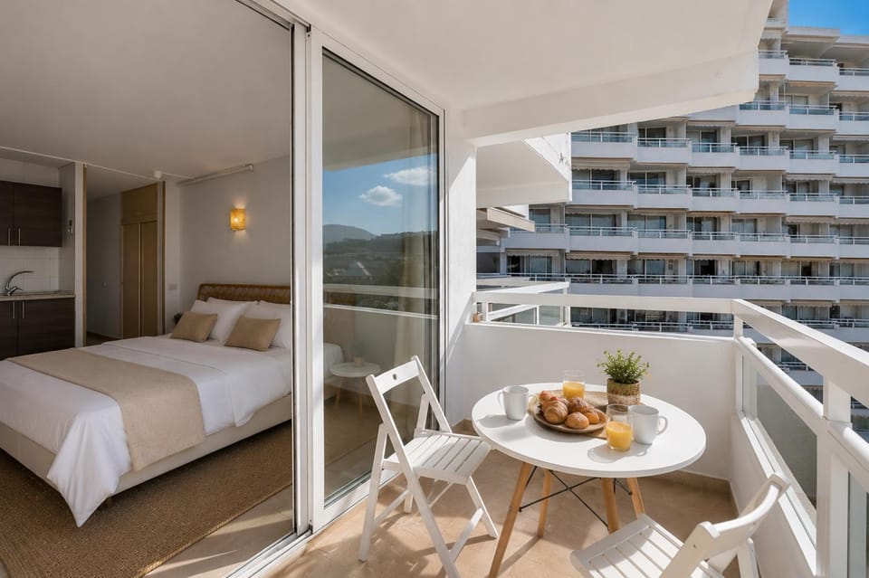 Balcony/Terrace, Bedroom, Breakfast