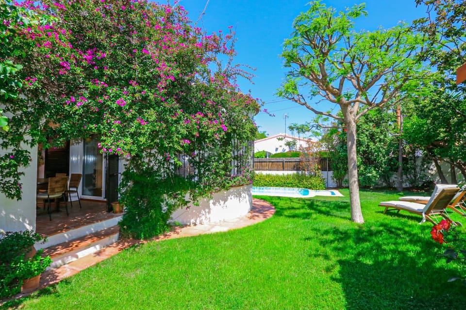 LITORAL COSTA DORADA - VILLA FALGUERA Only families Villa in Cambrils