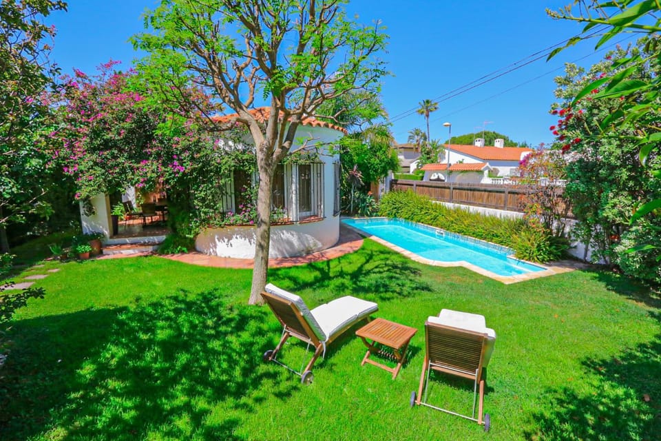 LITORAL COSTA DORADA - VILLA FALGUERA Only families Villa in Cambrils