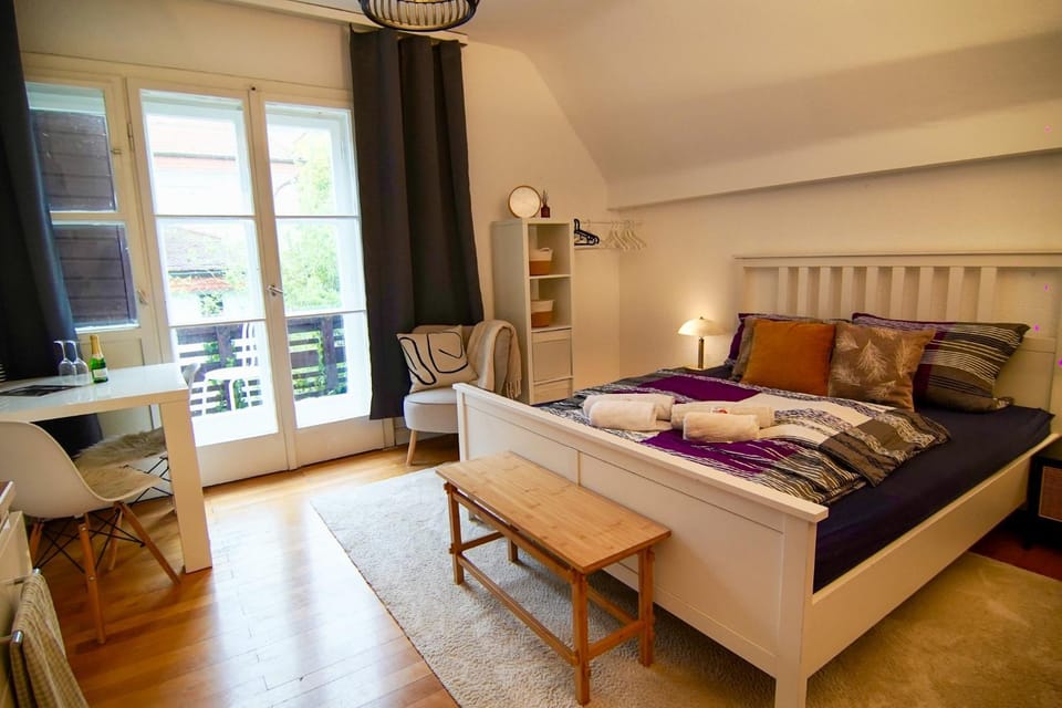 Bed, Balcony/Terrace, Photo of the whole room, Seating area, Bedroom, towels