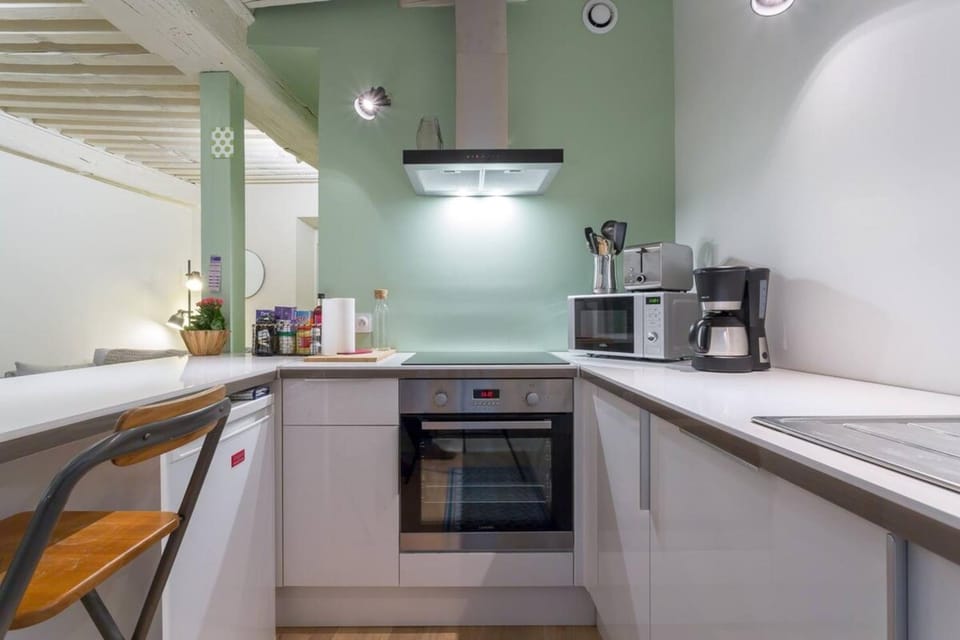 Kitchen or kitchenette