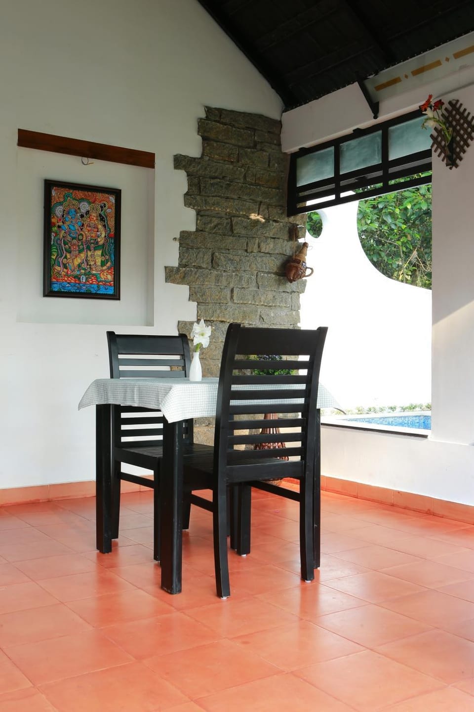 Day, Dining area