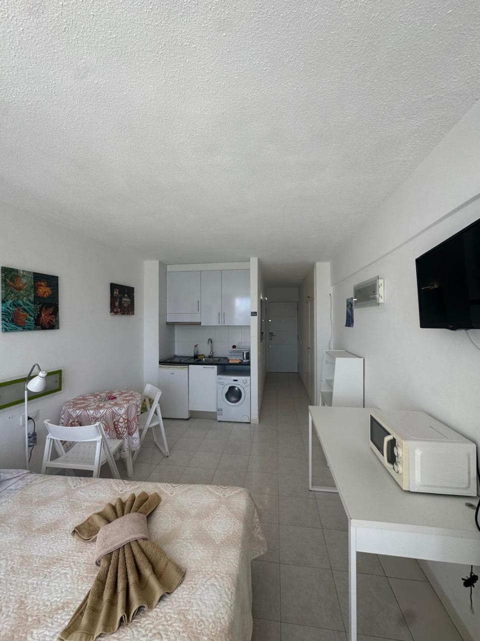 TV and multimedia, Photo of the whole room, Seating area