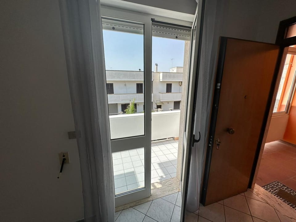 View (from property/room), Balcony/Terrace, Photo of the whole room