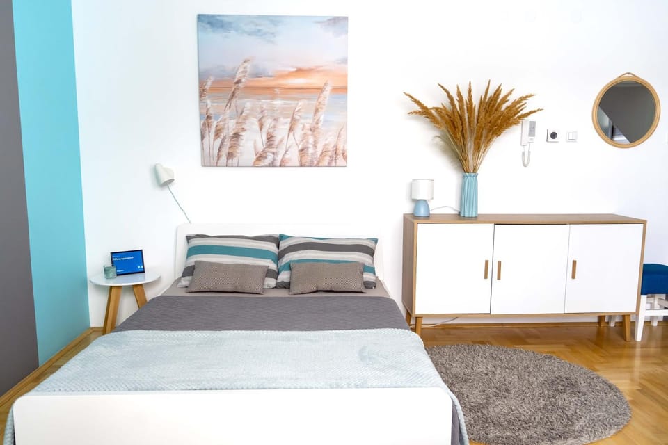 Bed, Photo of the whole room