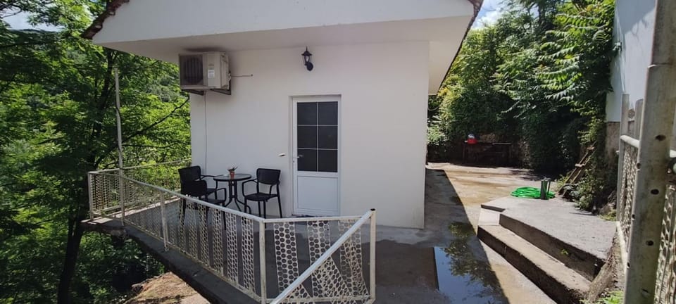 Property building, Day, Garden, View (from property/room), Balcony/Terrace, Dining area, Garden view