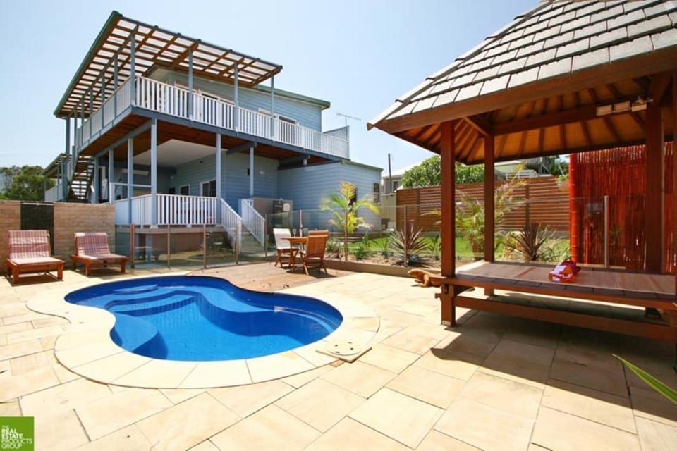 Property building, Pool view, Swimming pool