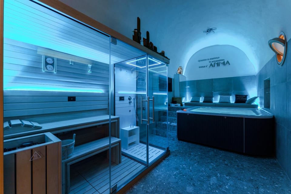 Shower, Hot Tub, Hot Tub, Sauna, Sauna, Steam room, Spa and wellness centre/facilities, Spa and wellness centre/facilities