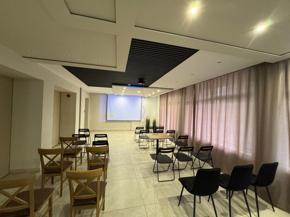 Communal lounge/ TV room, Meeting/conference room
