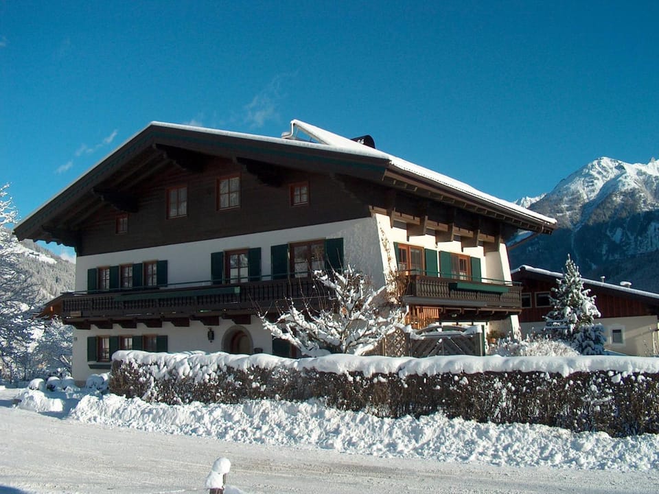 Property building, Winter