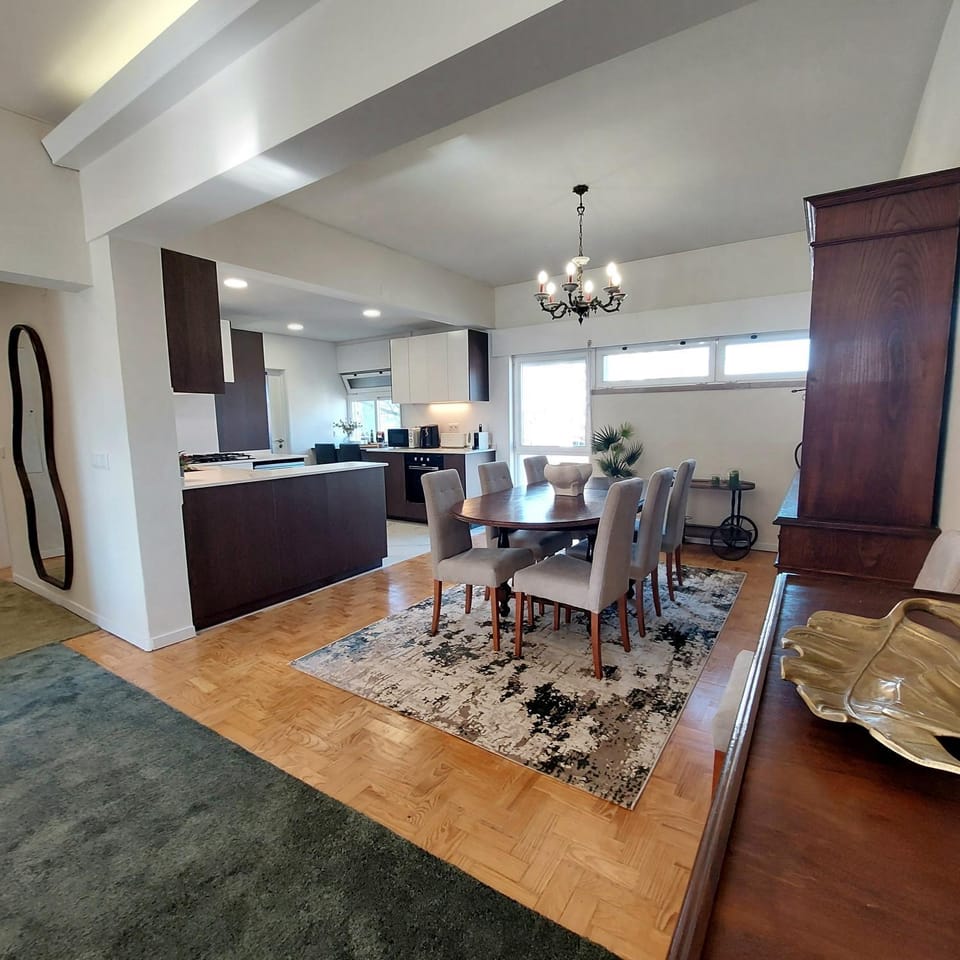 Kitchen or kitchenette, Dining area, internet, air conditioner