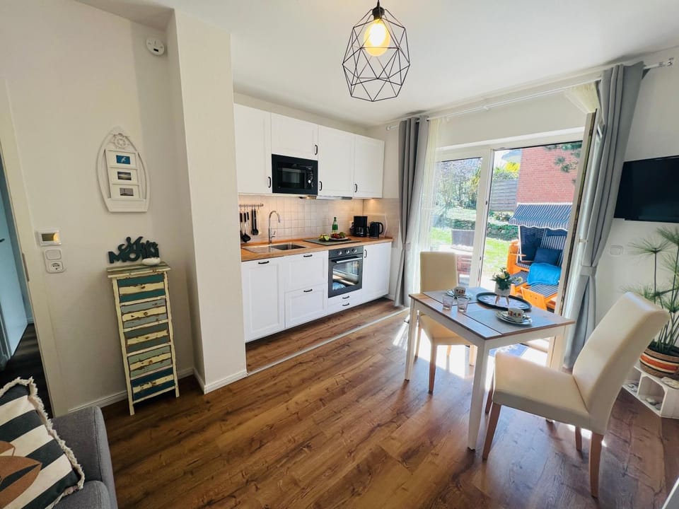 Kitchen or kitchenette, Living room, Dining area