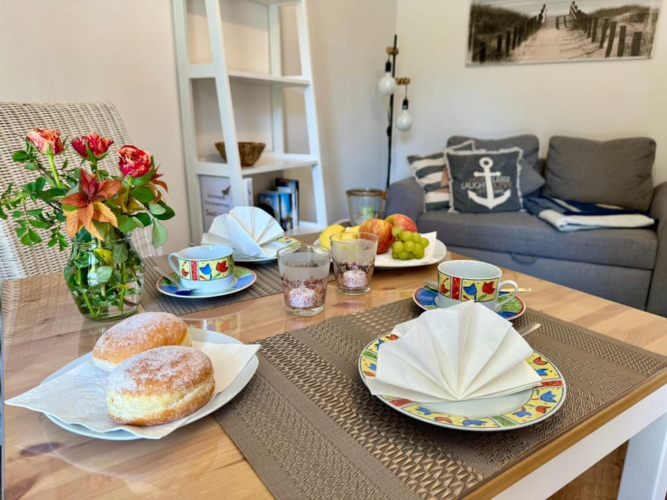 Seating area, Dining area, Breakfast, furniture