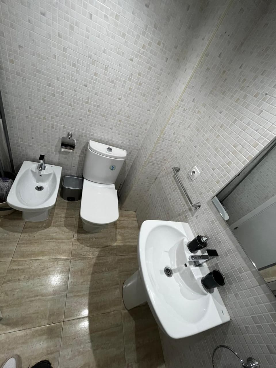 Toilet, bidet