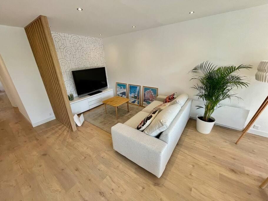 PGH N19-Centre-Ville, Plage à 200m, Parking Privé Apartment in La Grande-Motte