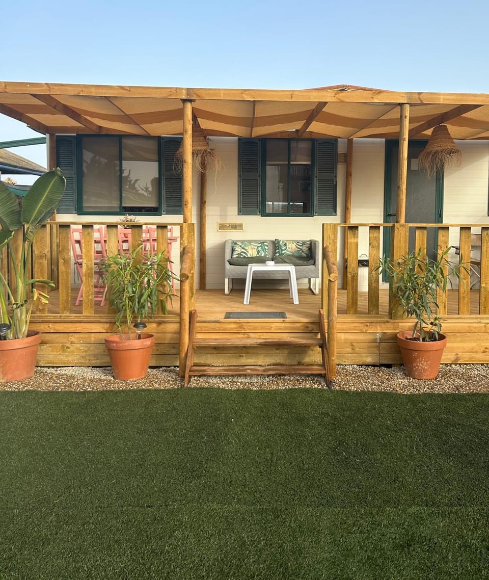 Patio, Garden, Balcony/Terrace