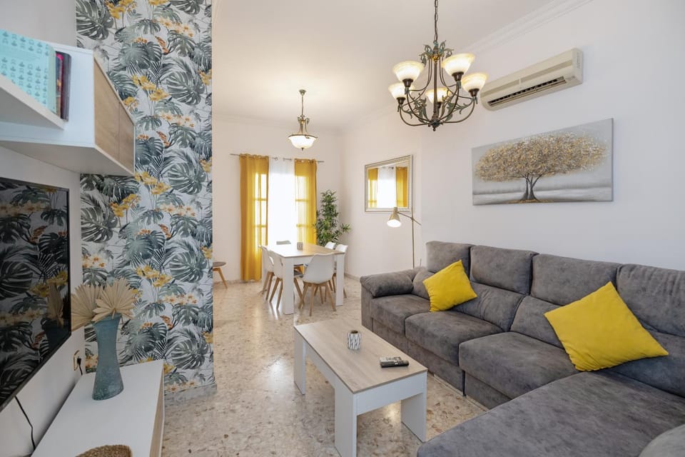 Living room, Seating area, Dining area, air conditioner