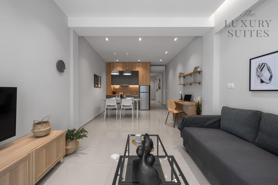 TV and multimedia, Kitchen or kitchenette, Living room, Seating area