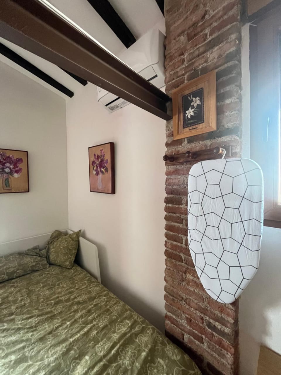 Bedroom, flat iron, air conditioner