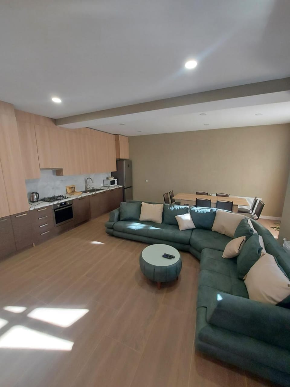 Kitchen or kitchenette, Living room