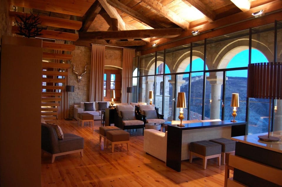 Communal lounge/ TV room, Lobby or reception