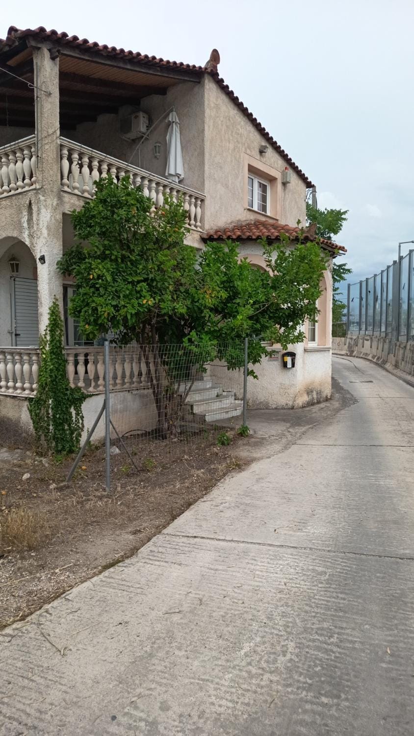 Nearest Rooms Metro Pallini Some Minutes to Airport and 20 Minutes to Center read info please Bed and Breakfast in North Athens Regional Unit, Greece