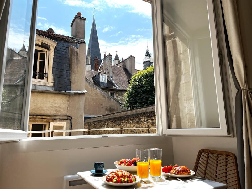 View (from property/room), Dining area