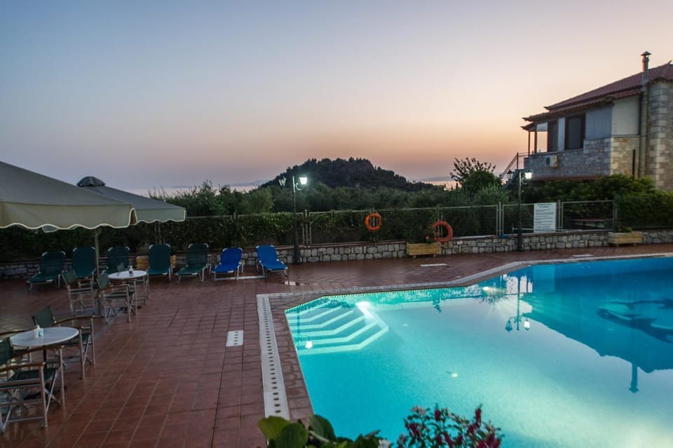 Pool view, Swimming pool, Sunset, sunbed