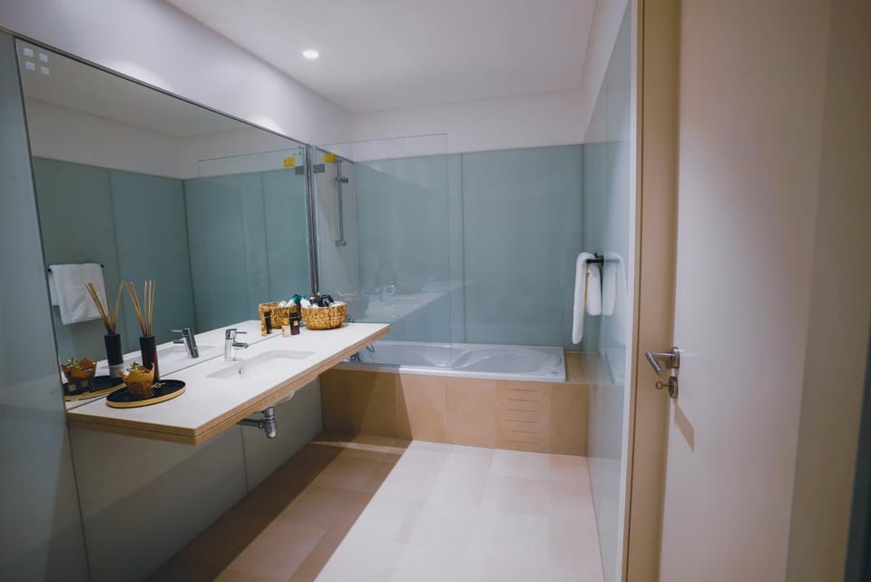 Shower, Bathroom, Bath, towels