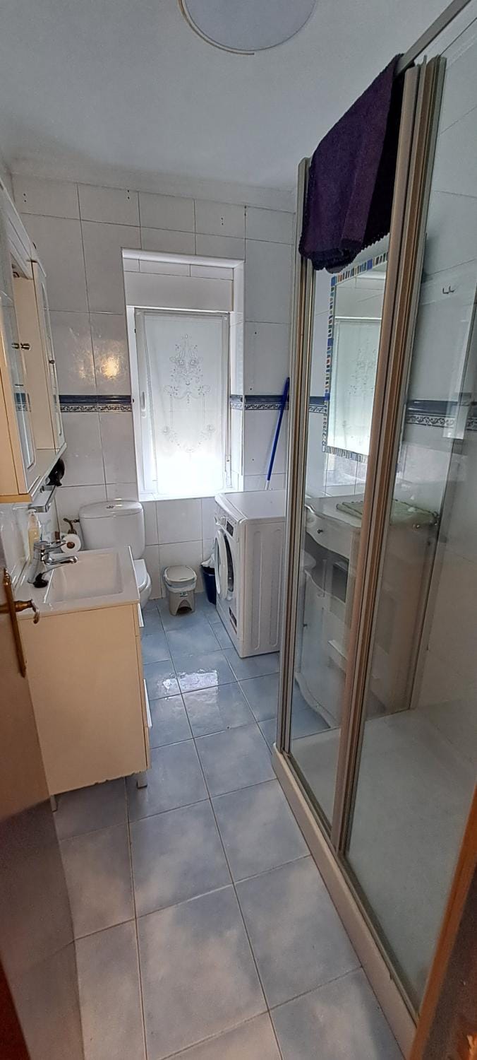 Shower, Bathroom, towels