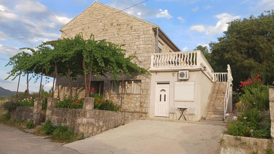 Jovanluka apartman studio nadomak Arslanaginića mosta Apartment in Dubrovnik-Neretva County