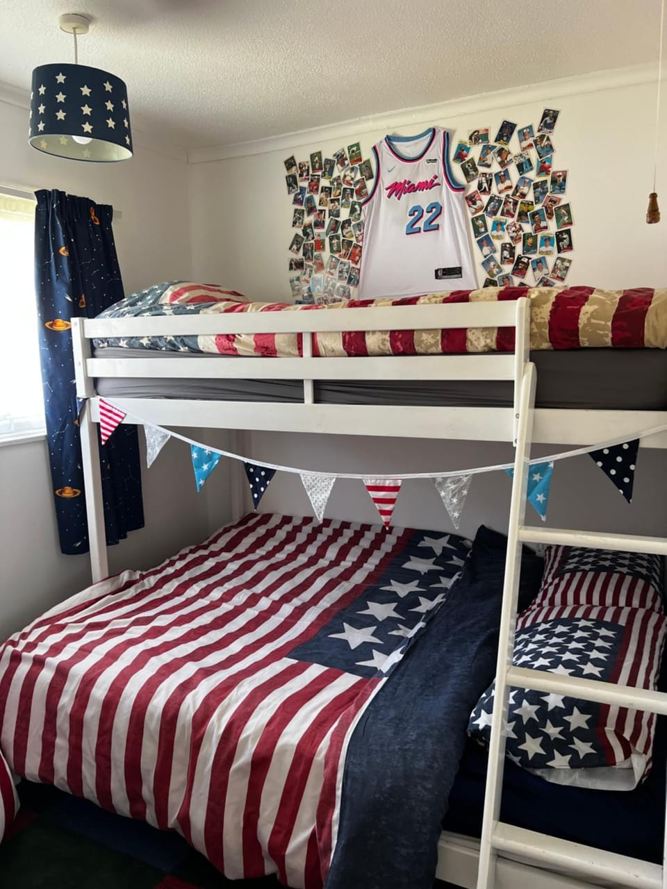Bedroom, bunk bed
