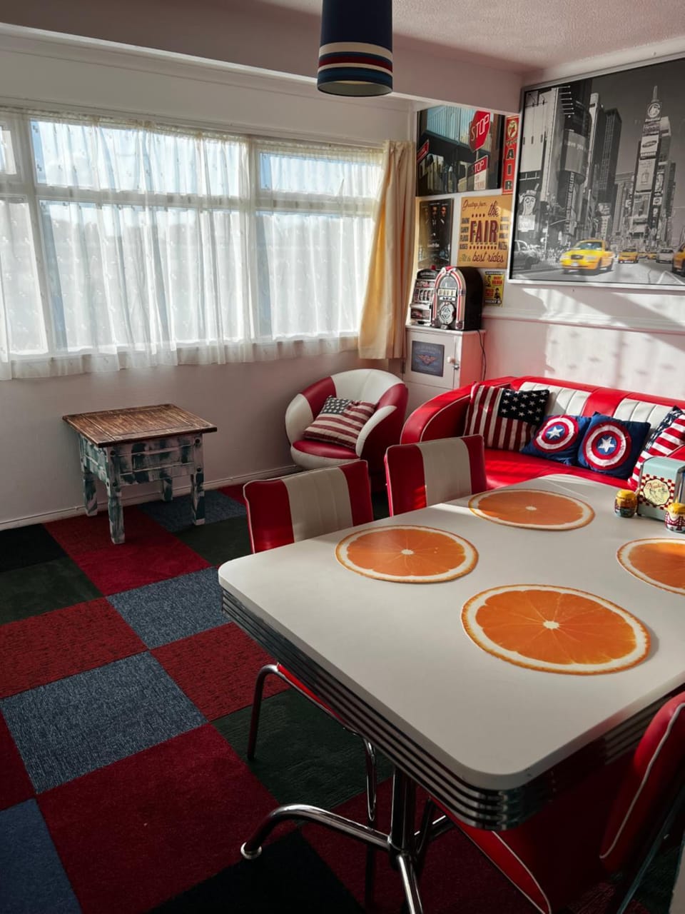 Seating area, Dining area