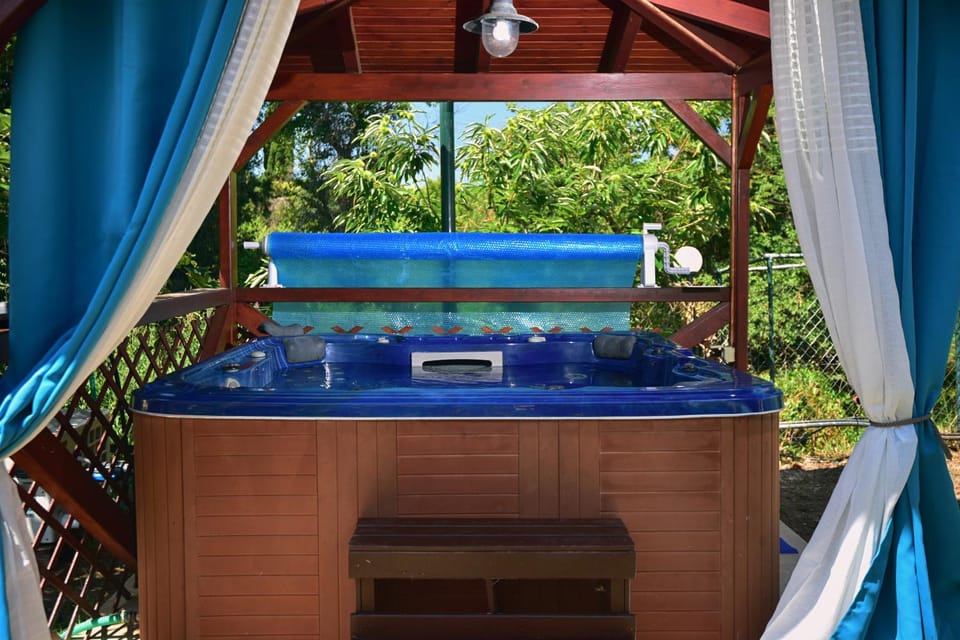 Hot Tub, Spa and wellness centre/facilities, Area and facilities