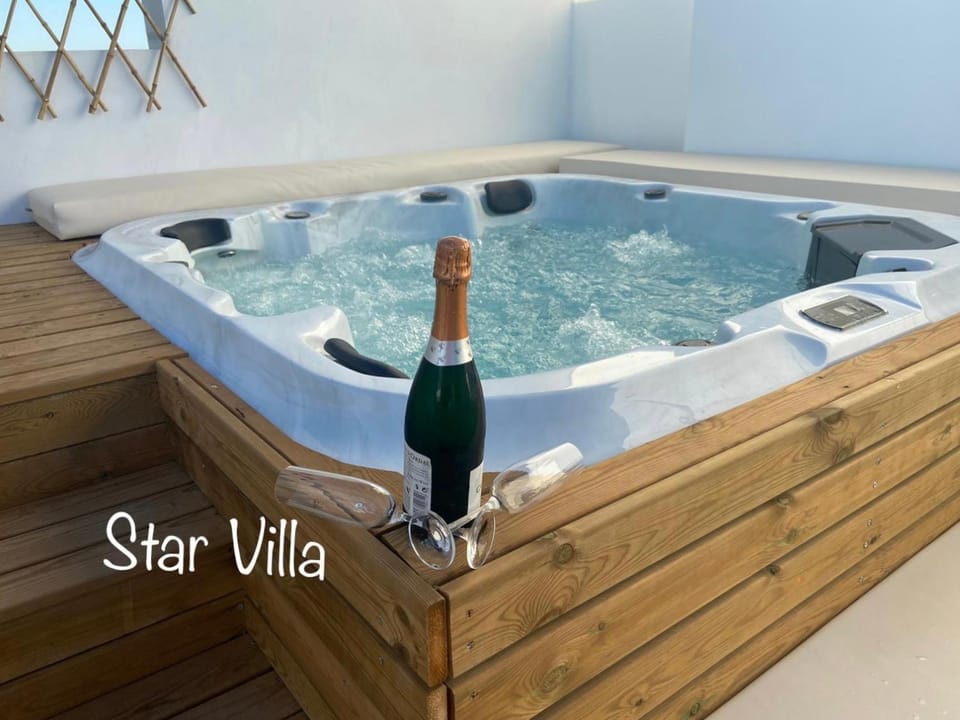 Star Villa Conil con jacuzzi Villa in La Janda