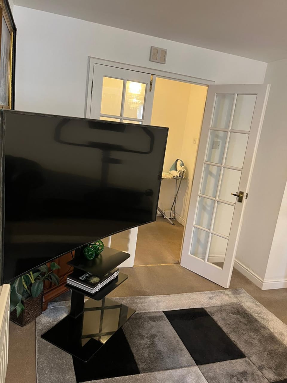 Living room, Internal: Not applicable to any particular room