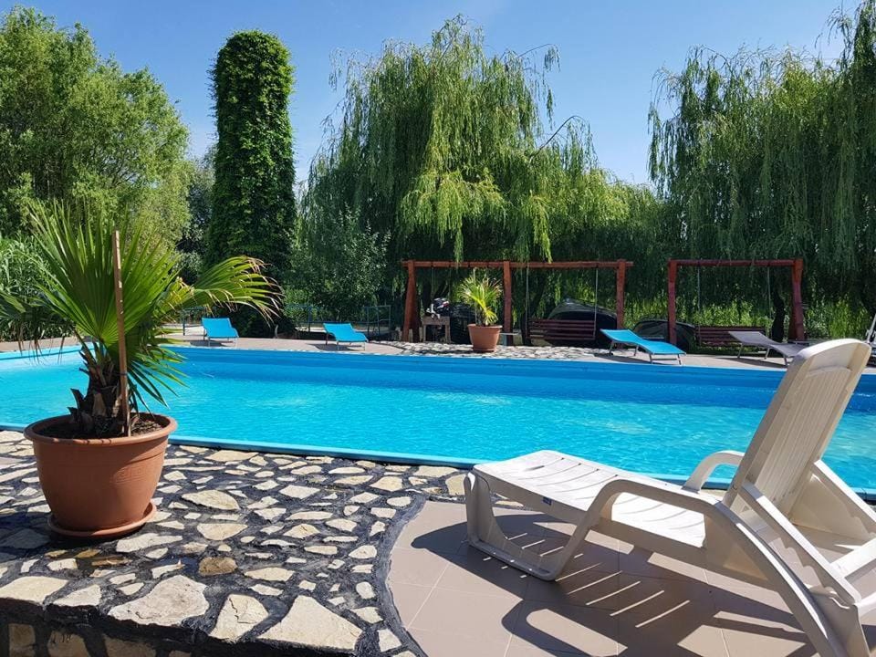 Swimming pool, Swimming pool