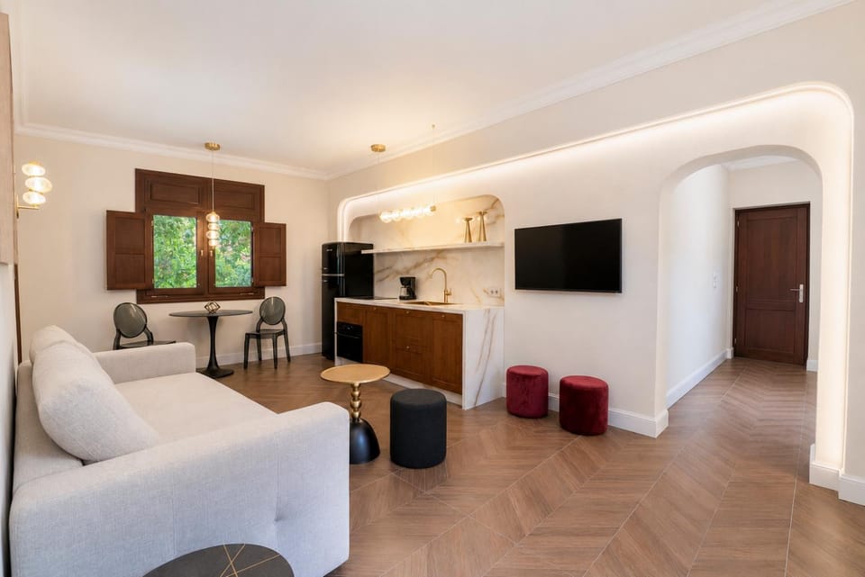 Communal lounge/ TV room, TV and multimedia, Kitchen or kitchenette, Living room, Seating area, Evening entertainment