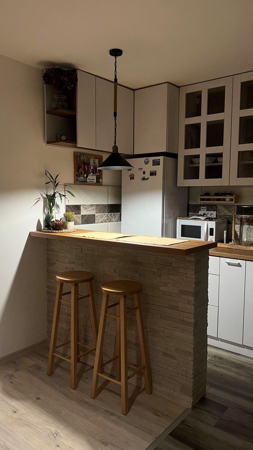 Kitchen or kitchenette, oven, stove