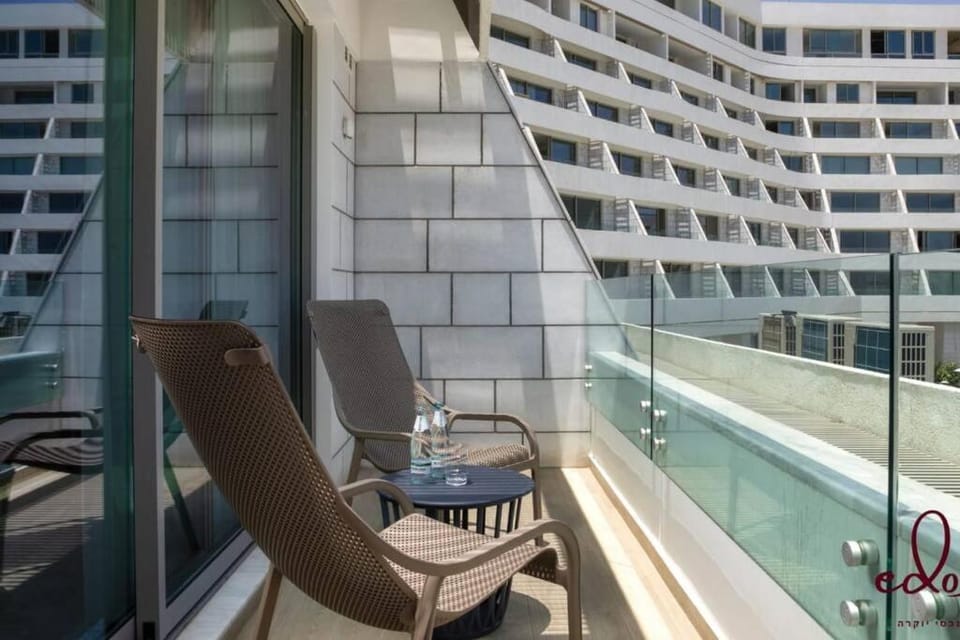 Balcony/Terrace, Pool view