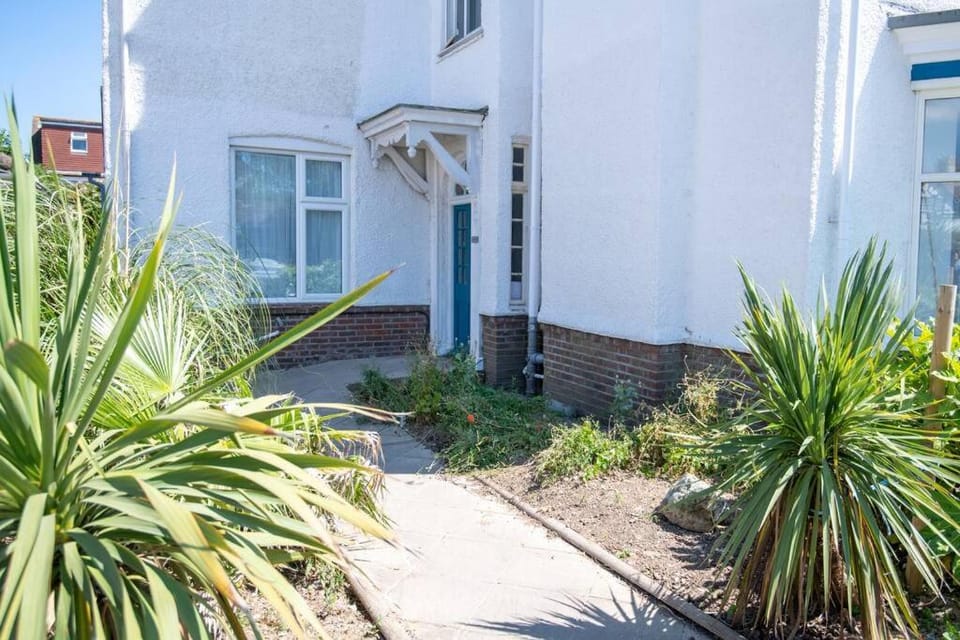 Fantastic sea views. One Bedroom flat near the sea Apartment in Selsey