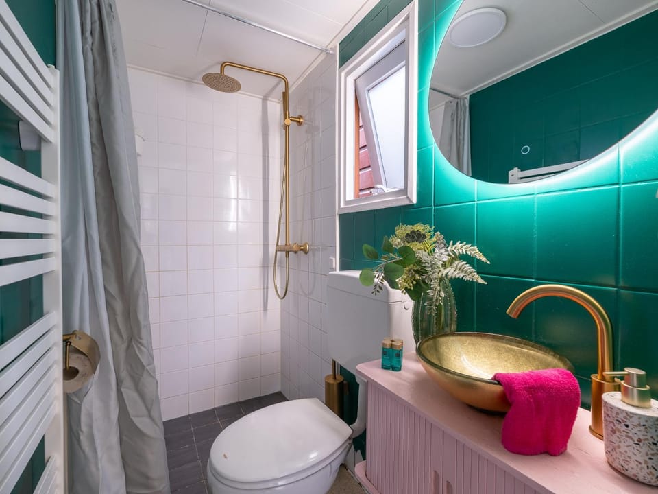 Gezellig chalet met 2 slaapkamers en zicht op het water House in Drenthe (province)