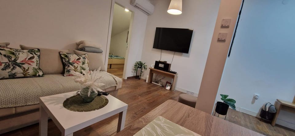 TV and multimedia, Seating area