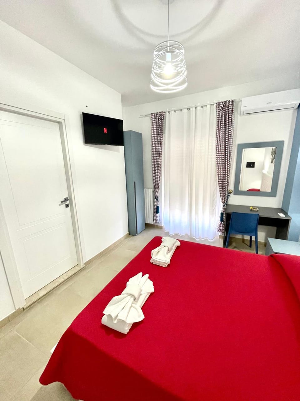 Bed, TV and multimedia, Bedroom, towels, wardrobe